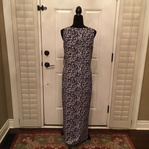 NWT Long Blk/Wht Sleeveless Dress - Picture 5 of 10